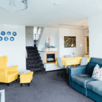 Traumhaftes Maisonette Mit Alpenblick Auf Drei Etagen 5 Wohnzimmer (Untere Ebene)