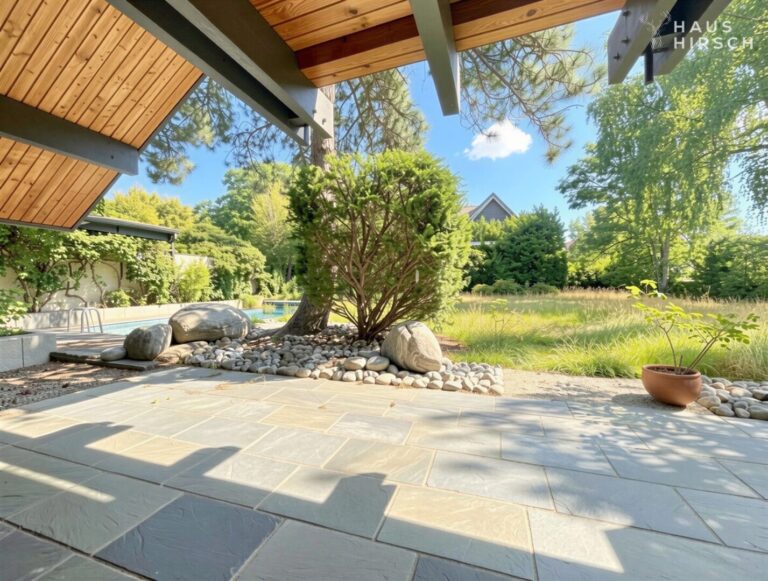 Gartenbereich mit Pool - (KI generiert)