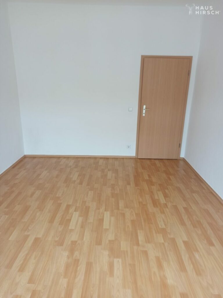 Wohnzimmer - Richtung Tür