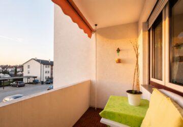 Balkon mit Abendsonne