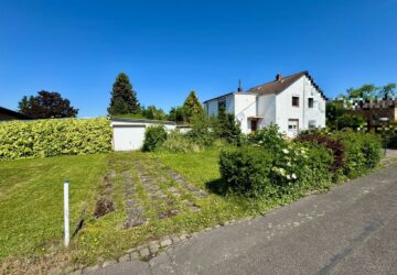 Ansicht mit Garage