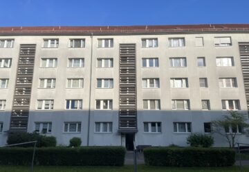 Vorderansicht Eingang