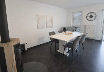 KI-optimiert – Wohnzimmer / Essbereich