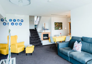 Wohnzimmer (untere Ebene)