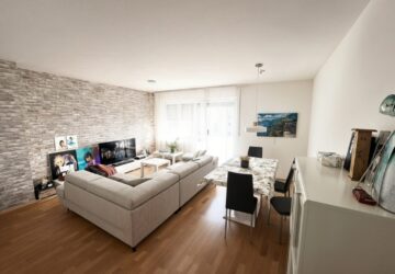 Wohnzimmer mit Essbereich