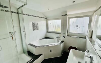 Objekte 5 Bad Mit Wanne U. Dusche