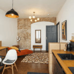 Einziehen &Amp; Wohlfühlen! Stilvoll Möbliertes City-Apartment 4 Offener Wohn-Essbereich 1