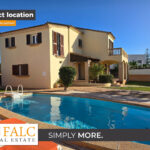 [Cover] Ansicht Pool