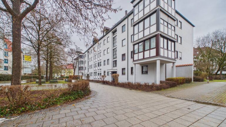 CAM03647G0-PR0113-STILL002-thumbnail-h750-70