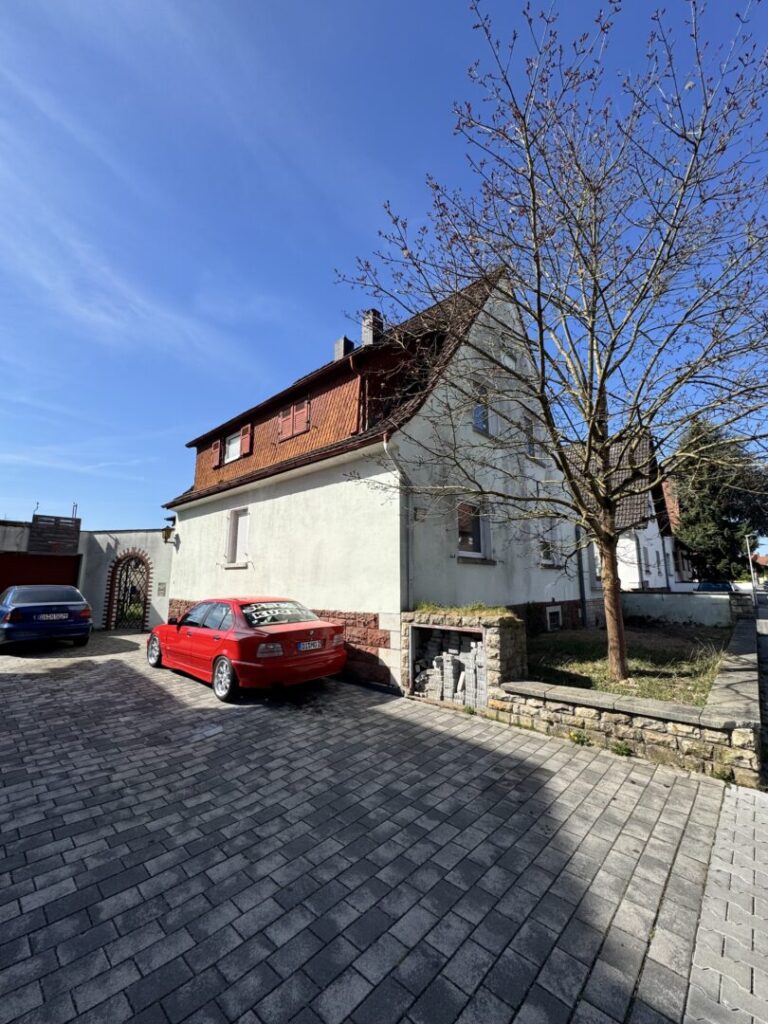 Hauseingang Straßenansicht