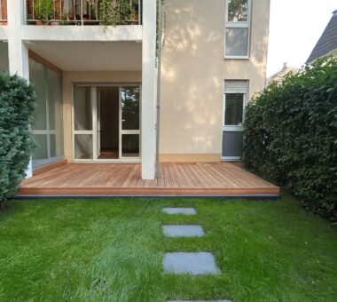 Gartenansicht Zur Terassentür