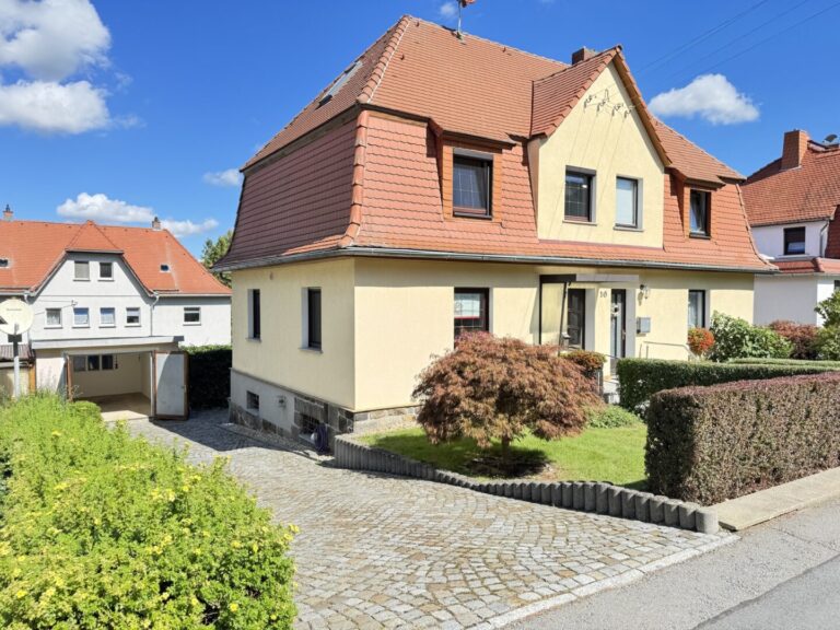 Haus mit Vorgarten