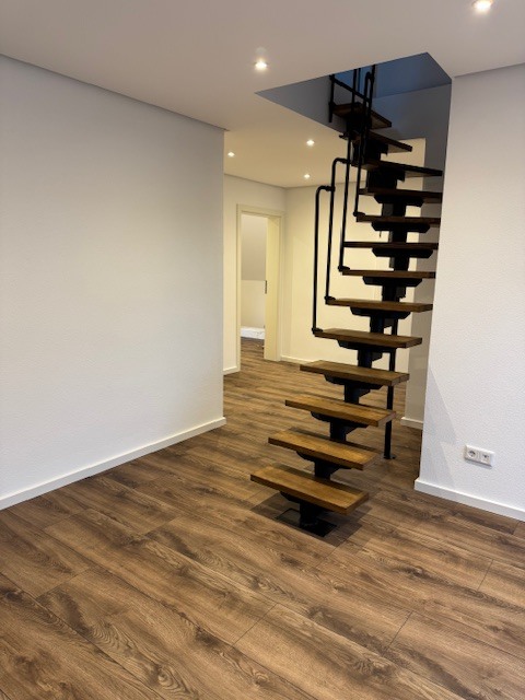 hier gehts zum ausgebauten Spitzboden