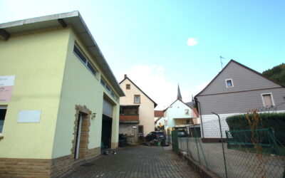 Immobilien 3 Eingang U. Zufahrt