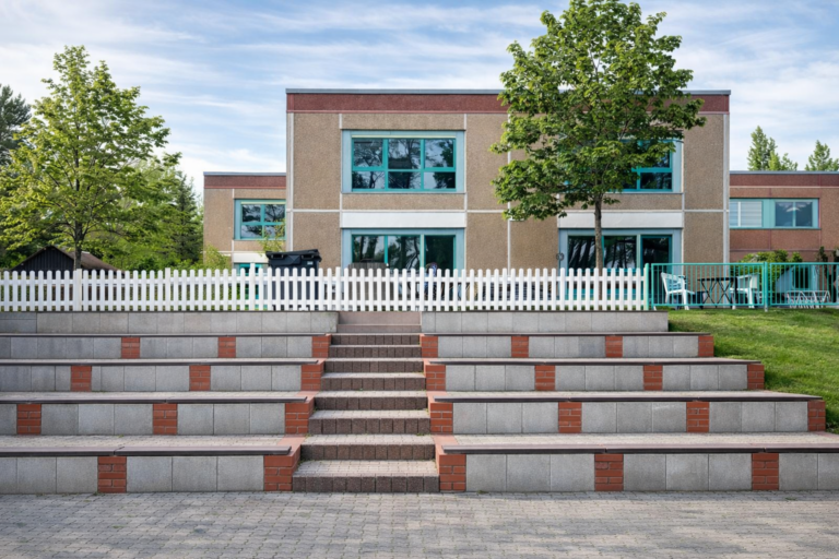 Bestandsgebäude (ehemals Schule)