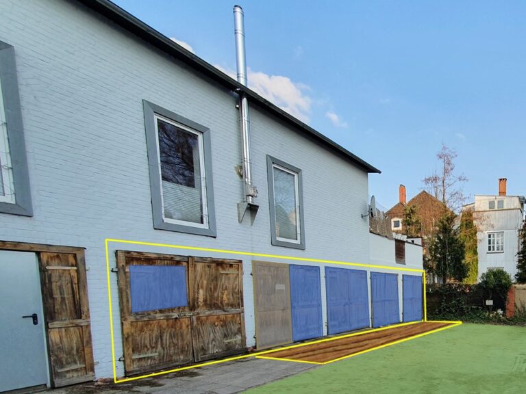 Innenhofansicht mit Projektion