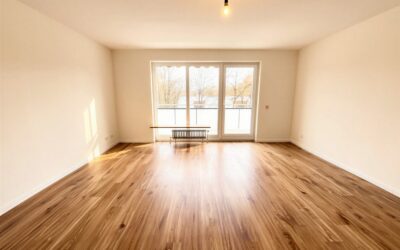 Helles Wohnzimmer Mit Balkon