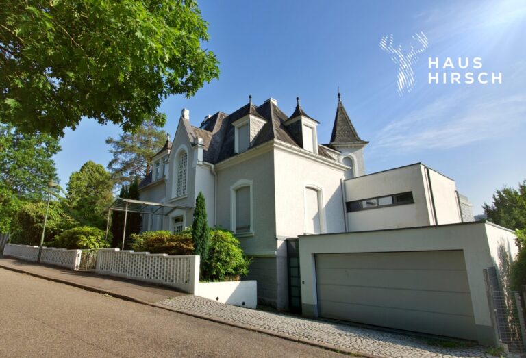 Außenansicht Villa (Straße)