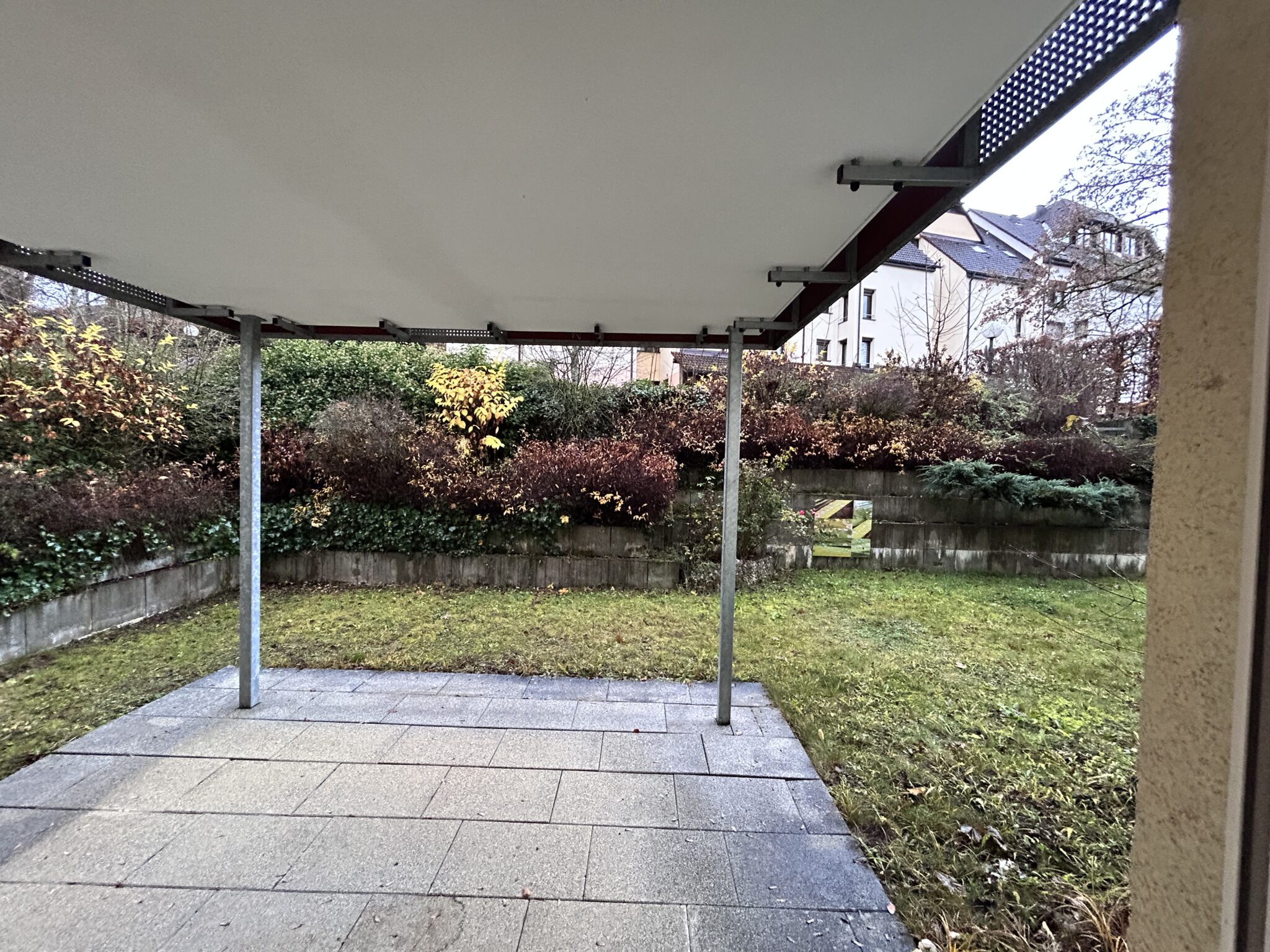 Terrasse mit Gartenanteil
