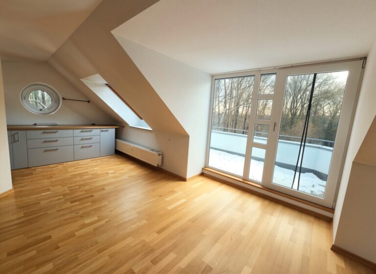 Essbereich mit schönem Blick in's Grüne